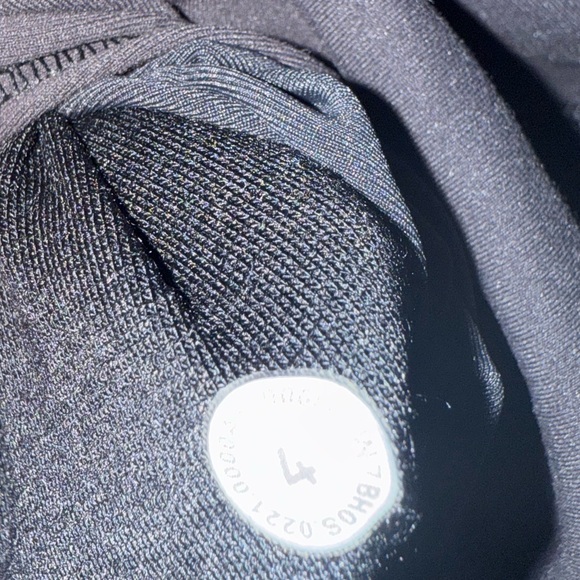 Lululemon wunder train high rise 8” bike short size 4 - Picture 4 of 4